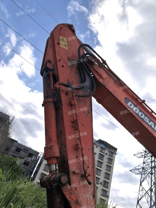 小臂整體左后（工作和回轉(zhuǎn)裝置）