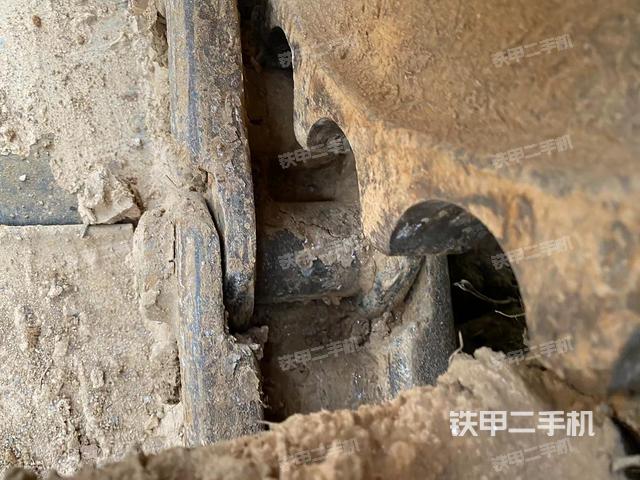 右側(cè)行走馬達(dá)蓋板（行走機構(gòu)）