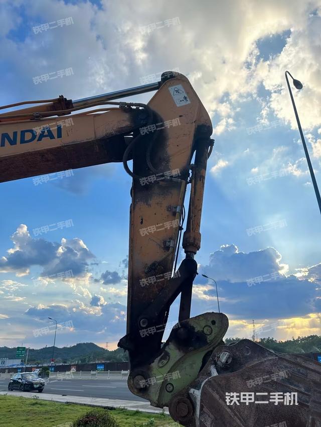 小臂整体右前（工作和回转装置）