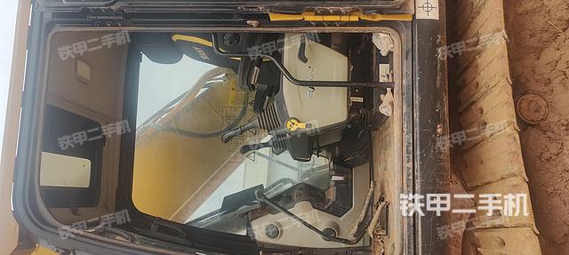 驾驶室整体（整机外观）