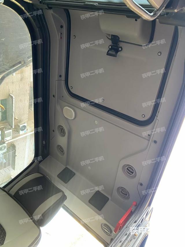 頂棚整體（駕駛室部分）