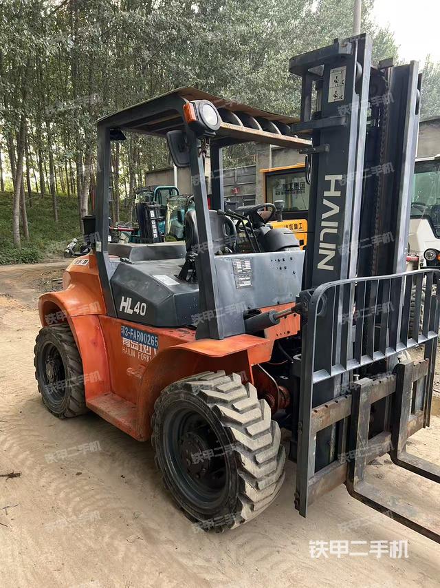 整机右侧（设备外观及核心部件）