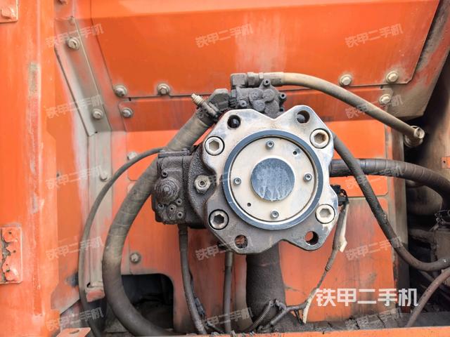 液壓泵斜45?右（大件艙室）