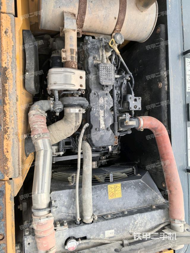 发动机室（上车部件）