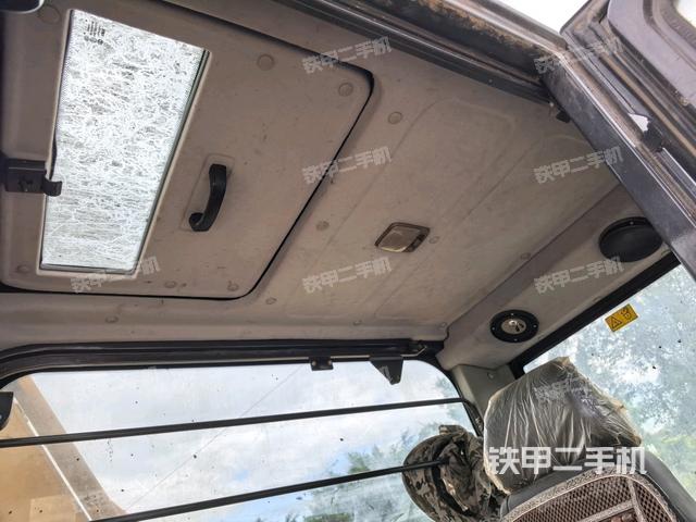 左后方玻璃角标（驾驶室部分）