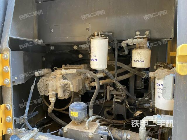 液壓泵室（大件艙室）