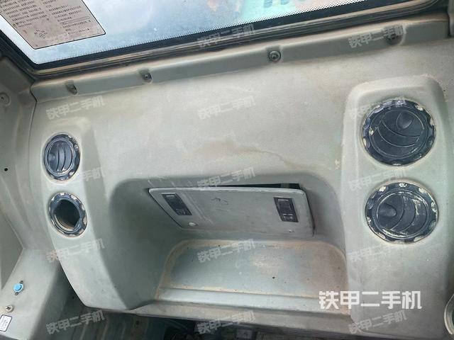 右側(cè)玻璃角標(biāo)（駕駛室部分）