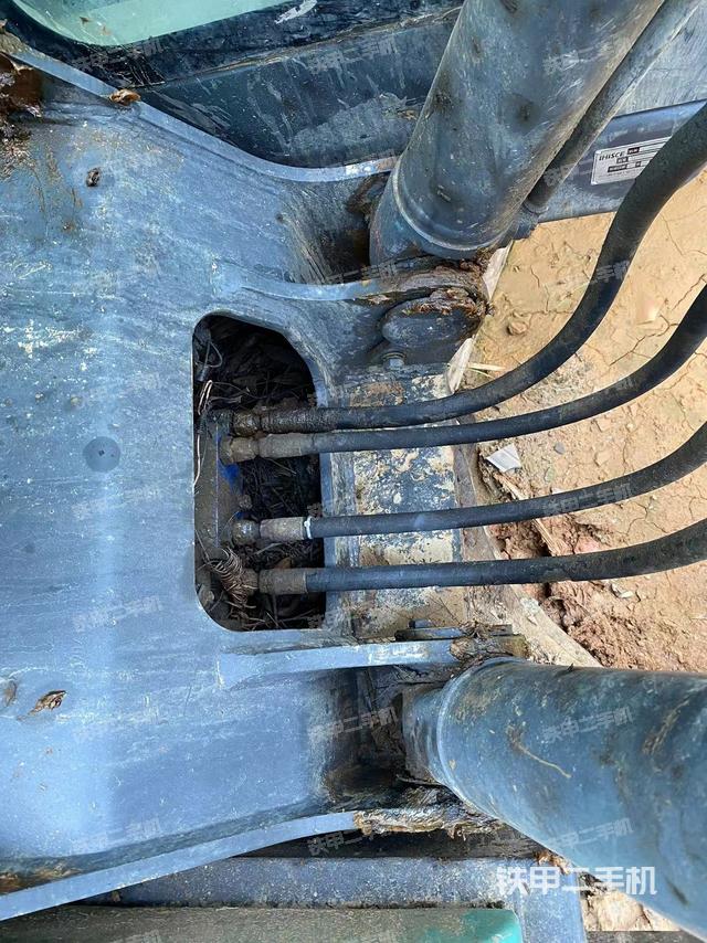 大臂油缸整體?豎拍（工作和回轉(zhuǎn)裝置）