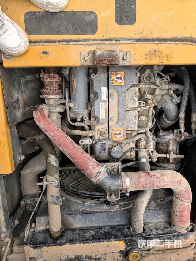 发动机室（上车部件）