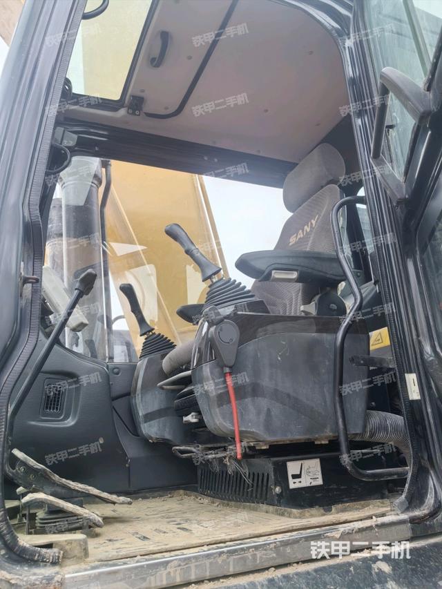 驾驶室整体（整机外观）