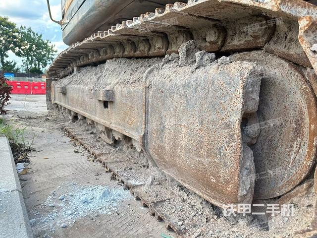 左侧履带整体 （行走机构）