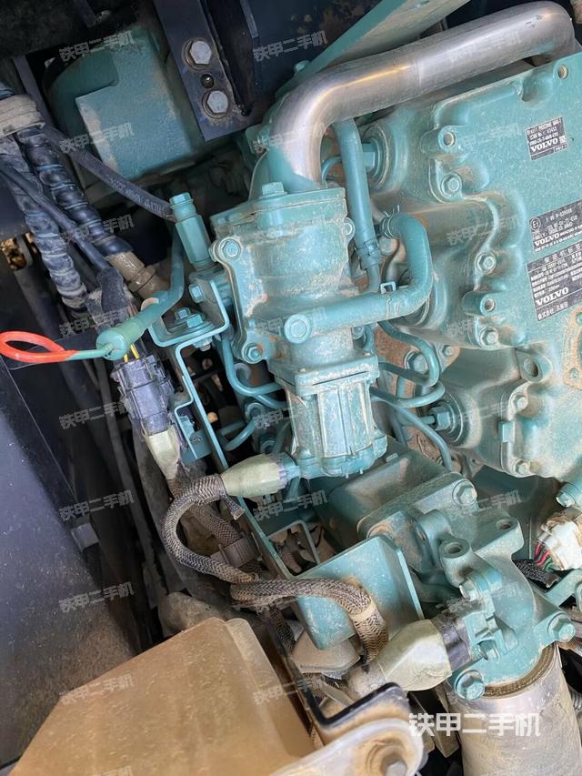 氣門室蓋螺絲特寫（上車部件）