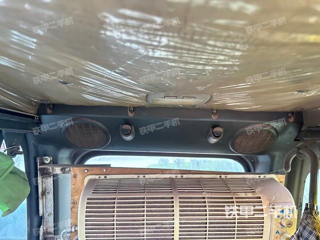 后窗玻璃角标（驾驶室部分）