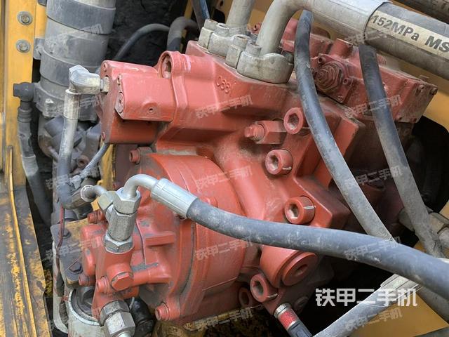 液壓泵艙室正面整體（整機(jī)外觀）