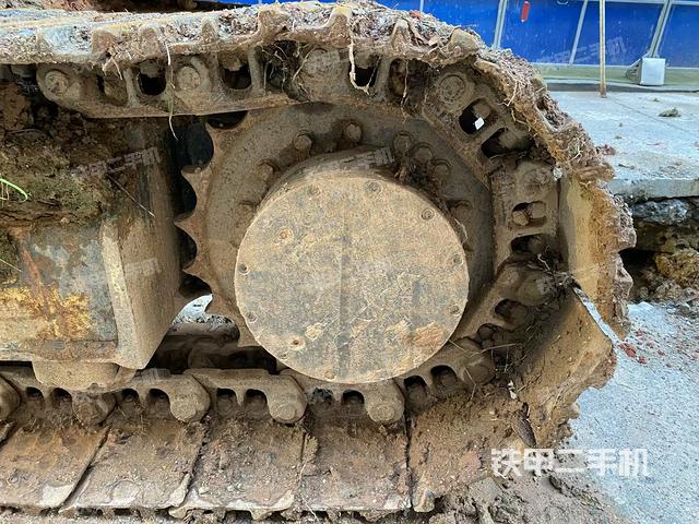 右驅(qū)動(dòng)輪（行走機(jī)構(gòu)）