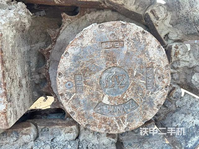 右驱动轮（行走机构）