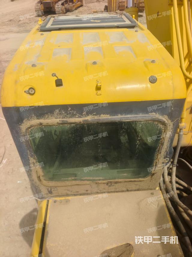 驾驶室顶部（整机外观）