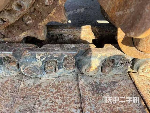 驾驶室顶部（整机外观）