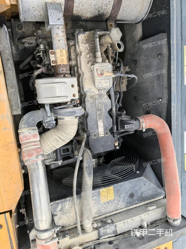 发动机室（上车部件）