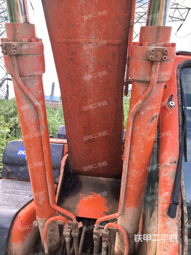 大臂油缸整體?豎拍（工作和回轉(zhuǎn)裝置）