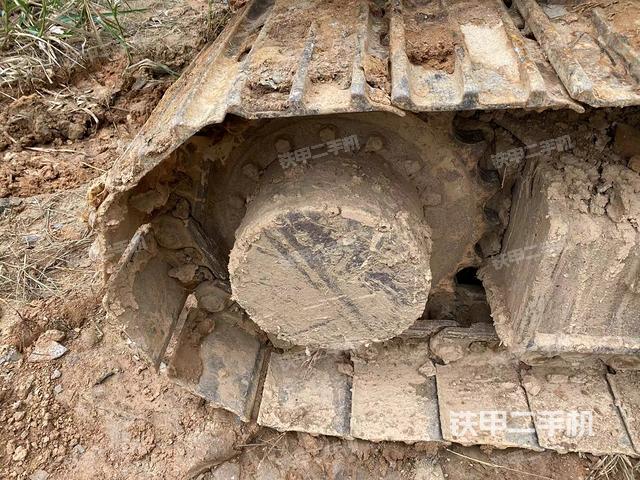 右驅(qū)動輪（行走機構(gòu)）