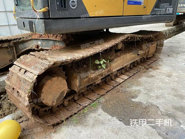 左側(cè)履帶整體?（行走機(jī)構(gòu)）