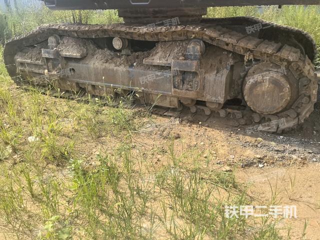 單側(cè)履帶整體（整機(jī)外觀(guān)）