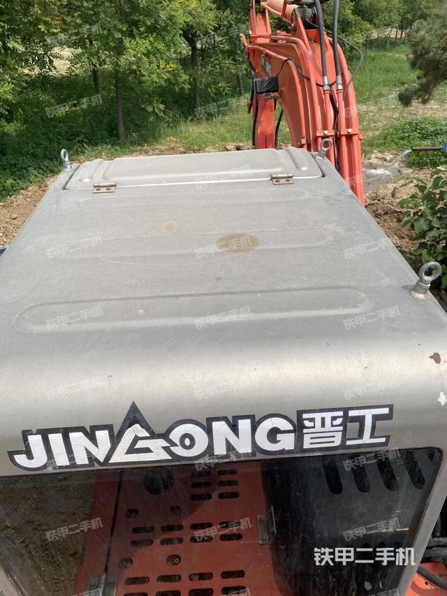 驾驶室顶部（整机外观）