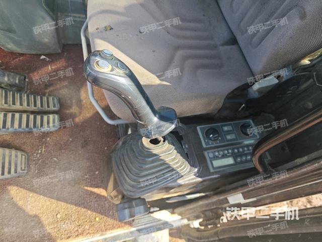 座椅左側(cè)控制臺/音響/含左手柄（駕駛室部分）