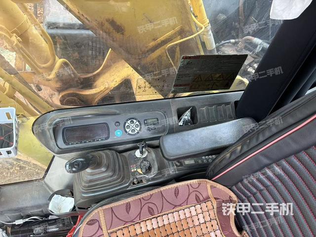 驾驶室整体（整机外观）