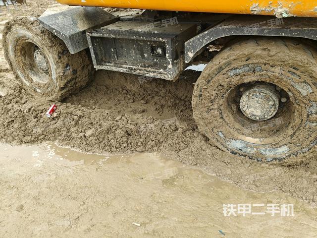 單側(cè)履帶整體（整機(jī)外觀）