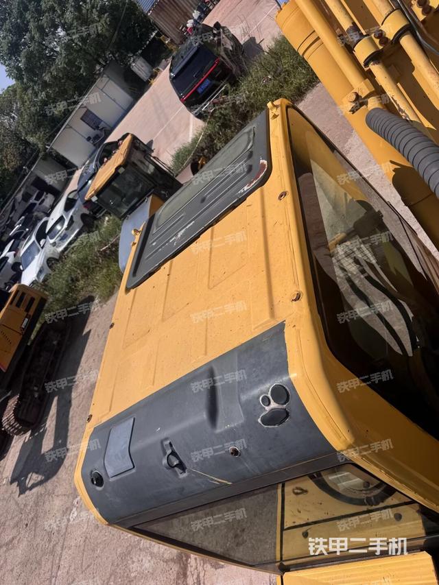 駕駛室頂部俯視（上車部件）