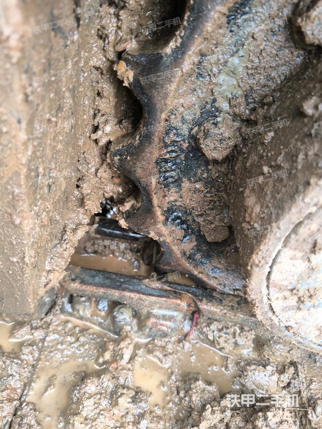 右驅(qū)動(dòng)輪（行走機(jī)構(gòu)）