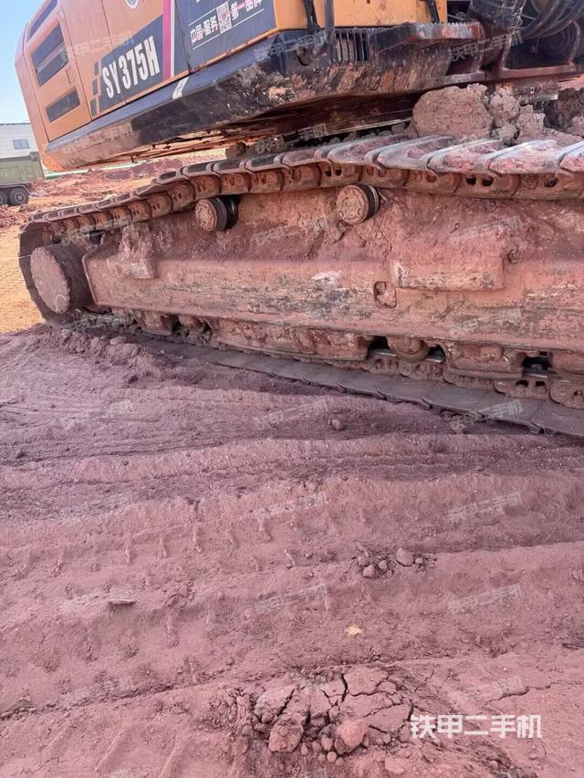 左側(cè)履帶整體?（行走機(jī)構(gòu)）