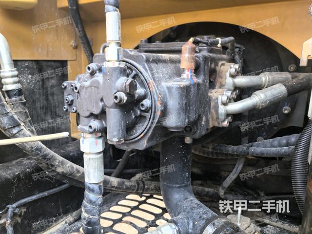 液壓泵艙室正面整體（整機(jī)外觀）