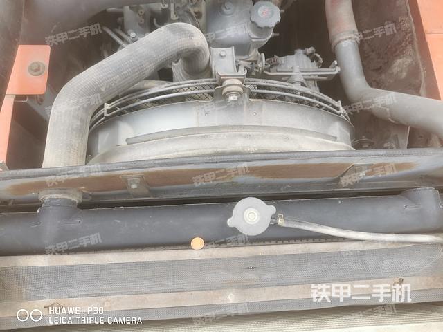 驾驶室顶部（整机外观）