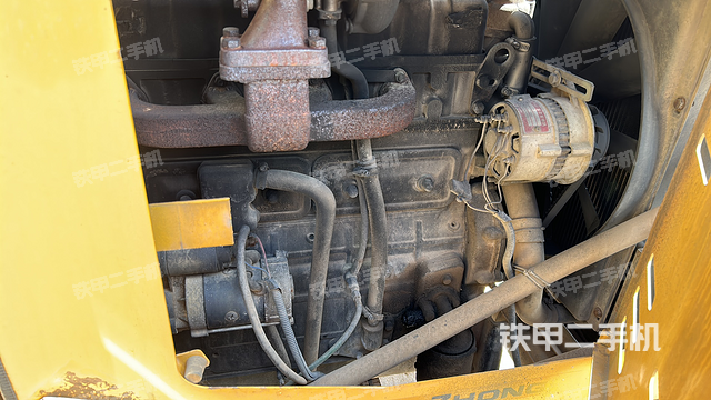 發(fā)動機左側(cè)（整機外觀及大件）