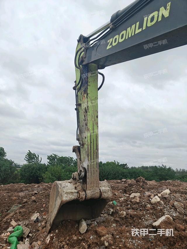 小臂整体左后（工作和回转装置）