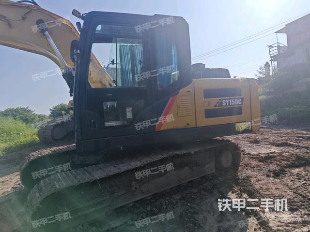 三一重工SY135C挖掘机