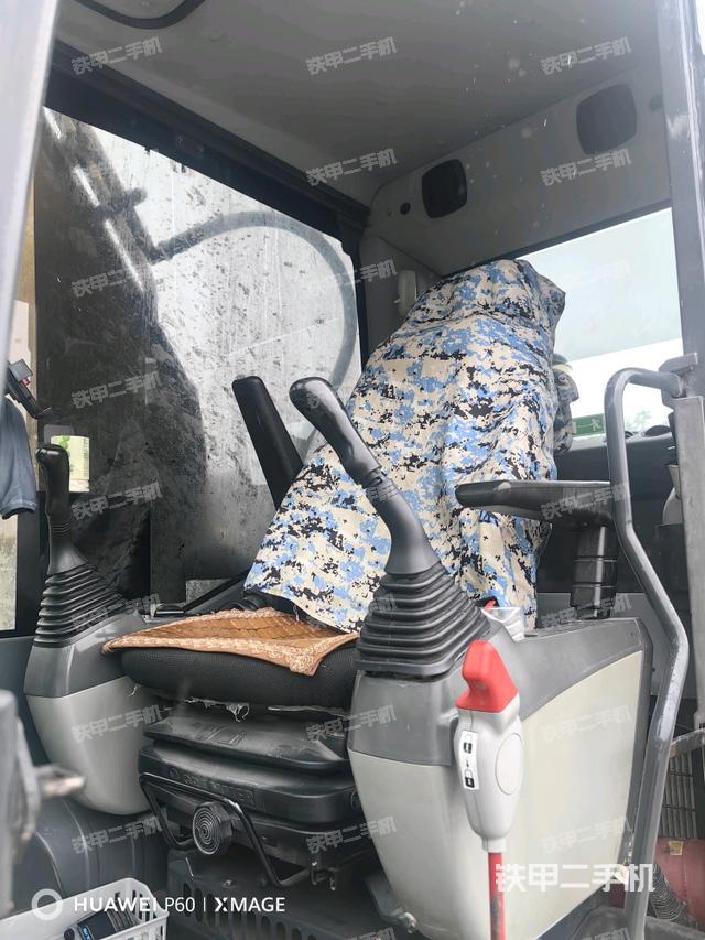 驾驶室整体（整机外观）