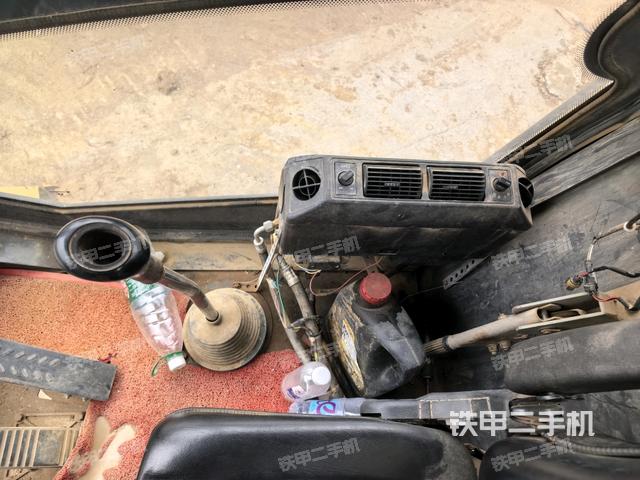 儀表盤全景（壓路機駕駛室）