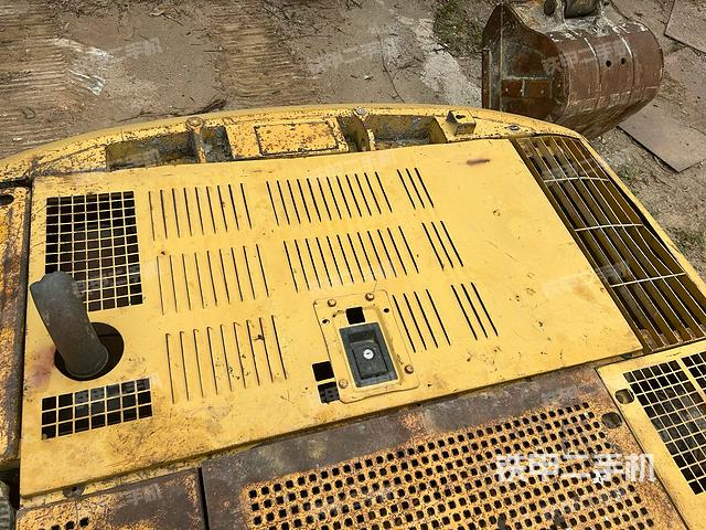 驾驶室顶部（整机外观）