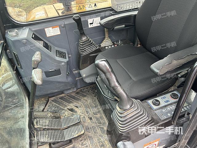 驾驶室整体（整机外观）