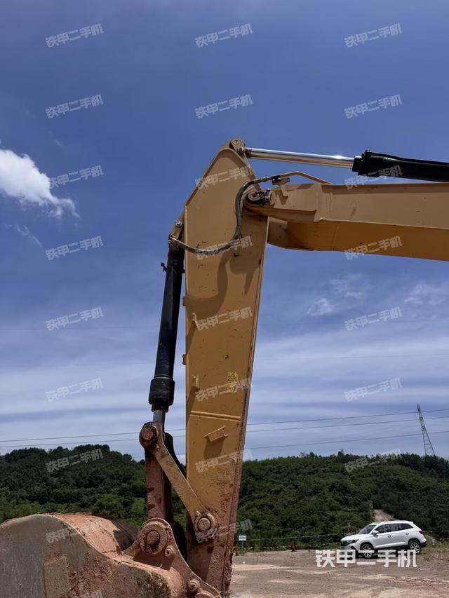 小臂整体左后（工作和回转装置）