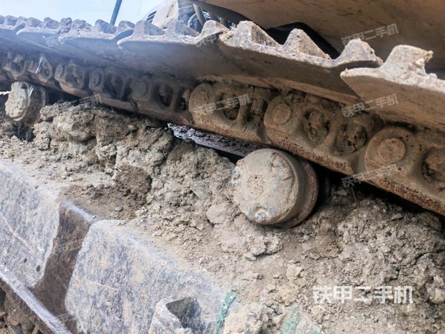 右驅(qū)動輪（行走機(jī)構(gòu)）