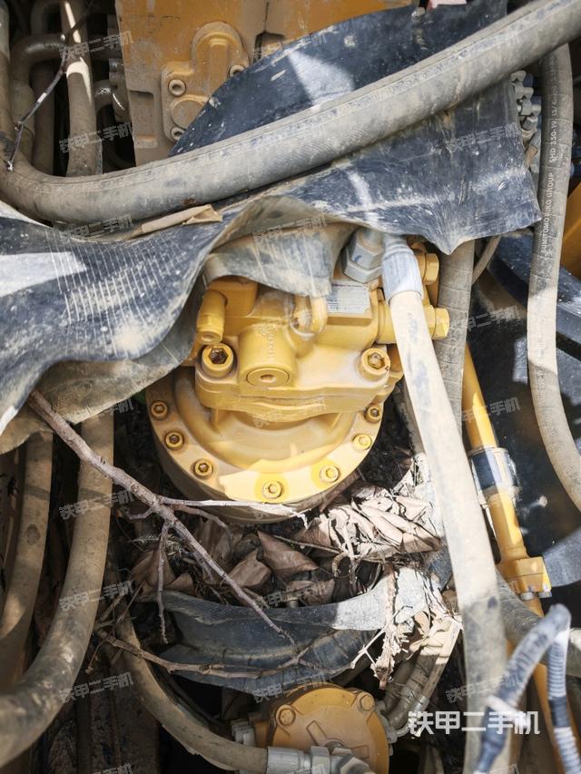 回轉(zhuǎn)馬達(dá)和主控閥（整機(jī)外觀）