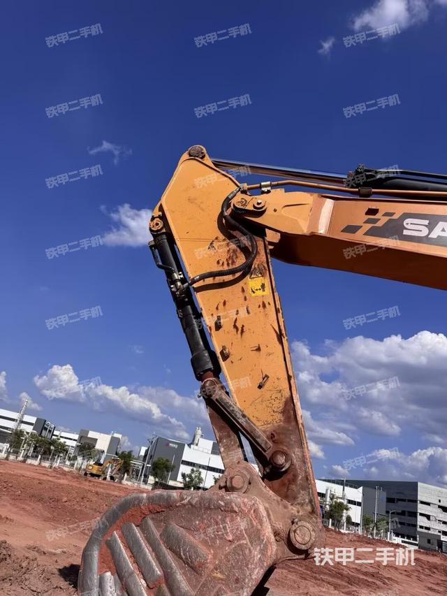 小臂整體左后（工作和回轉(zhuǎn)裝置）