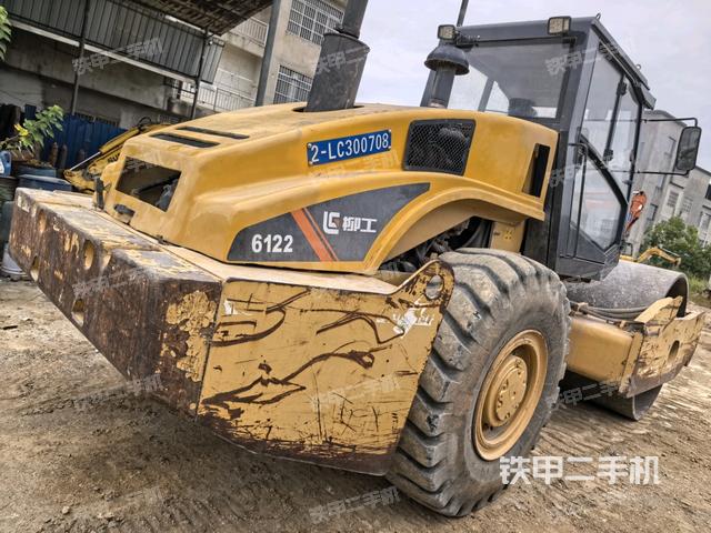 右前45°（壓路機整機外觀）