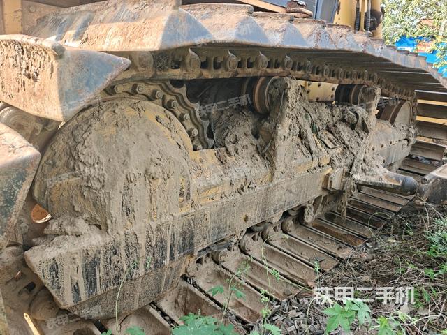 推土铲右后（推土机底盘及工作装置）