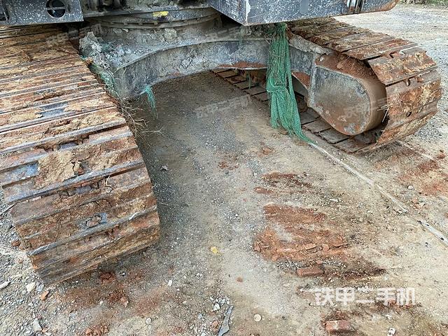 左側(cè)行走馬達(dá)蓋板（行走機(jī)構(gòu)）